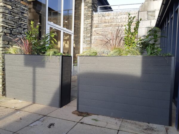 Composite Planter 1